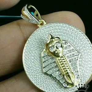Pharoah diamond pendant